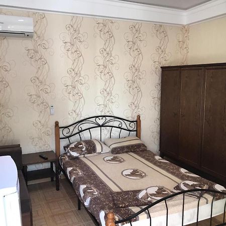 Hôtel White House à Gagra Extérieur photo