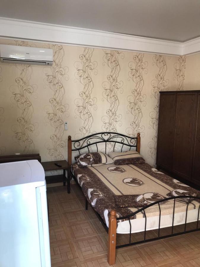 Hôtel White House à Gagra Extérieur photo