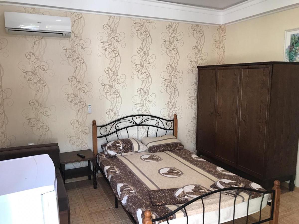 Hôtel White House à Gagra Extérieur photo